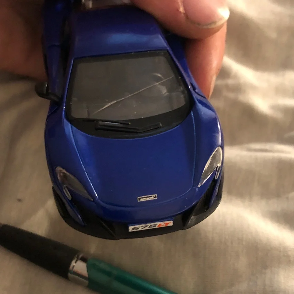 McLaren 675LT 1:36 scale pull back action